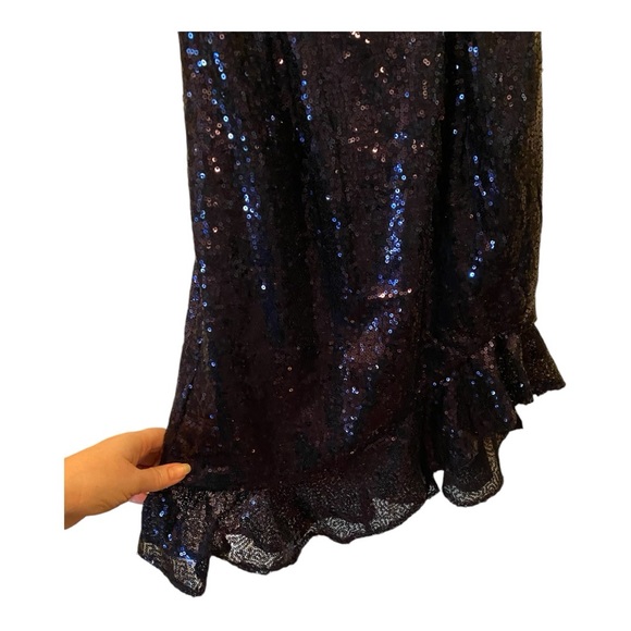 Sequined spaghetti strap asymmetrical special occasion dress 🔥🔥🔥 - Picture 4 of 9